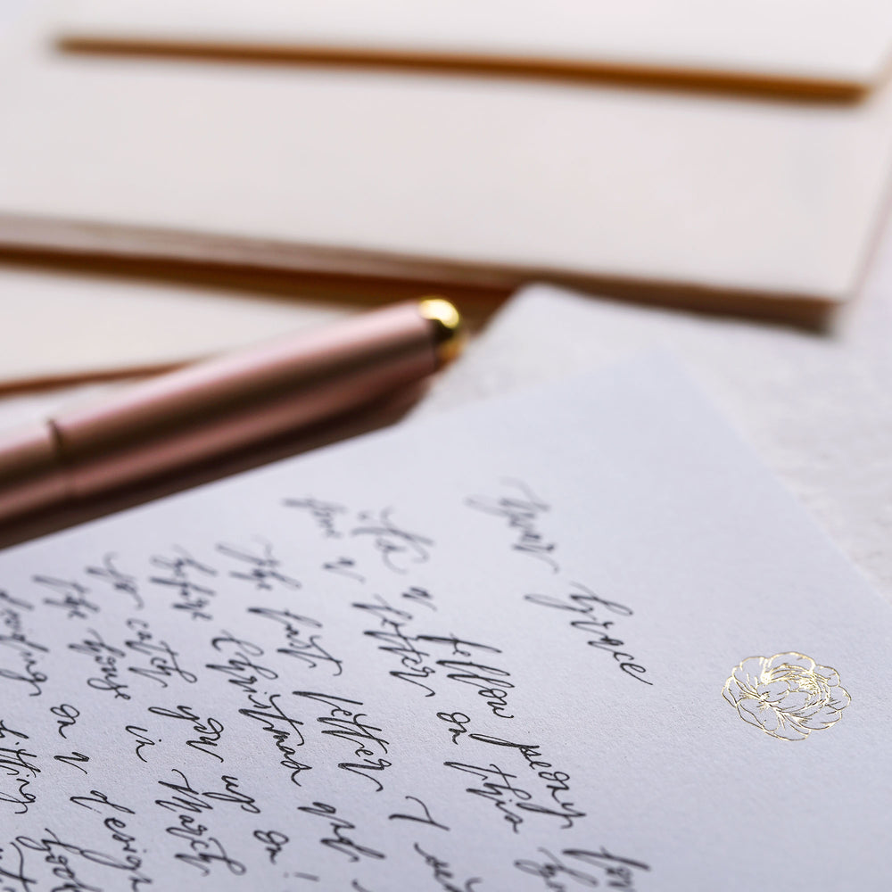 Take time to enjoy writing your correspondence with our hand illustrated peony design; combining a touch of artistry and luxury that leaves a lasting impression with every word.