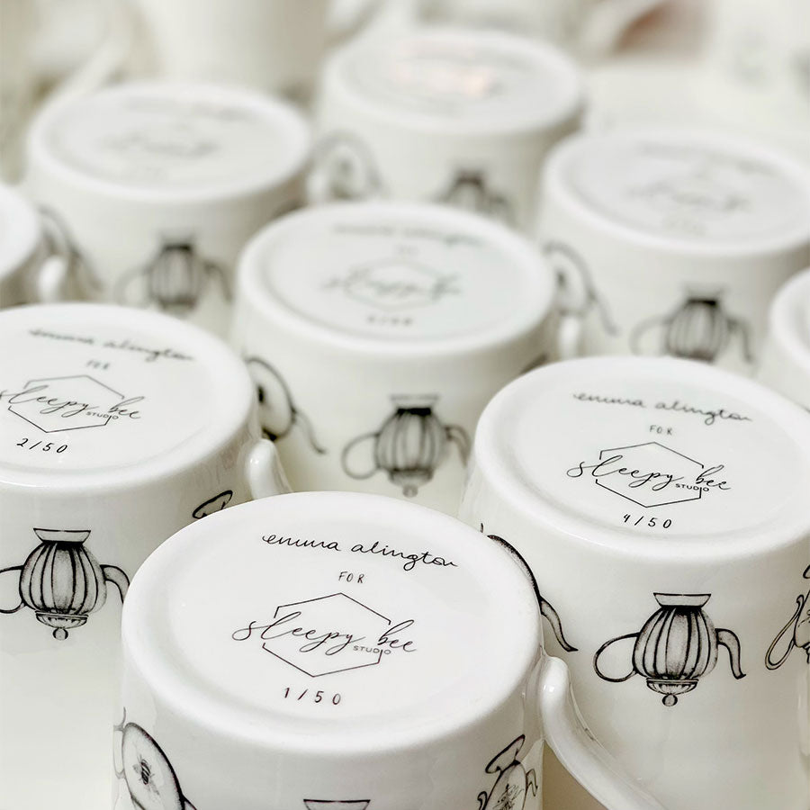 
                  
                    Handmade Afternoon Tea Mug – limited edition with a 22k gold rim and wrapped in our bespoke tissue paper ready for the perfect luxury cuppa.
                  
                